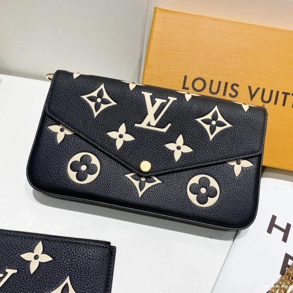 WIS VUITTON POCHETTE LOUIS FÉLICIE 0916